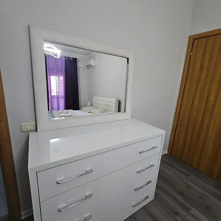 Xplore Xpress • Center Apartment