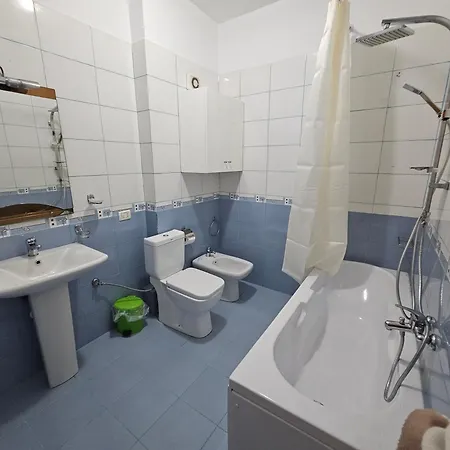 Xplore Xpress • Center Apartment